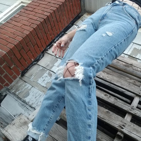 💙 Garage Distressed Medium Blue Wash Mom Jeans 💙 - Picture 5 of 8